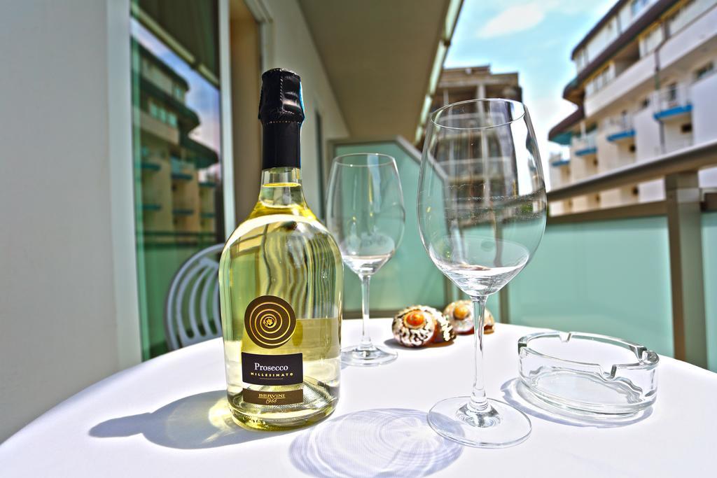 Hotel Castiglione Lignano Sabbiadoro Exterior foto