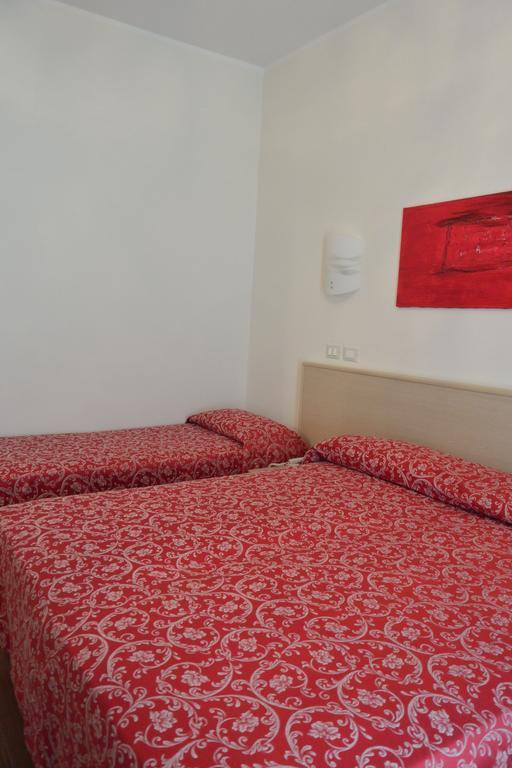 Hotel Castiglione Lignano Sabbiadoro Quarto foto